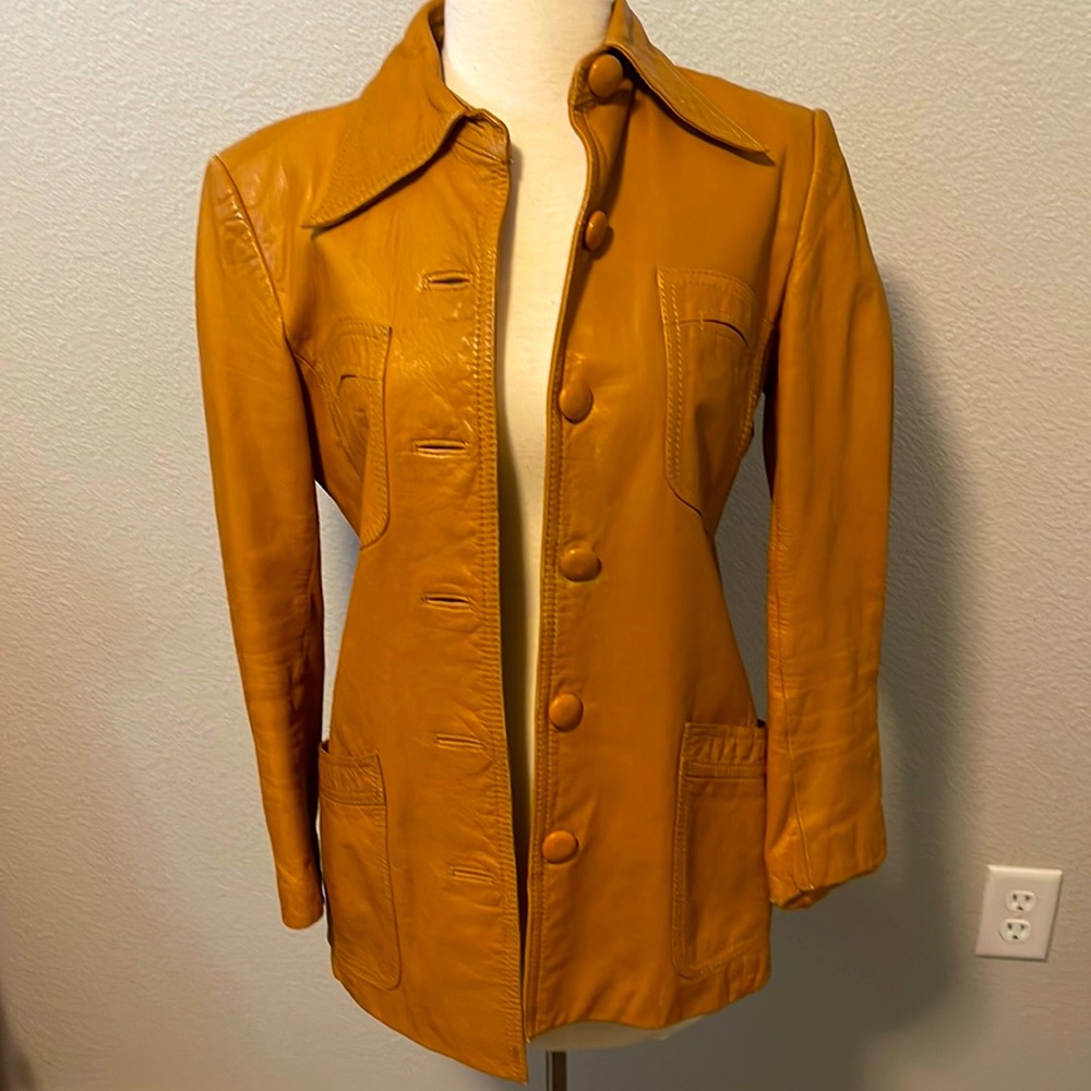 Cariño Leather coat, size 12, mustard color